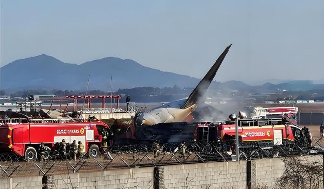 韓國起火客機疑似撞鳥