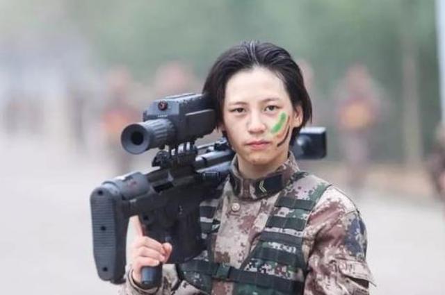 下載安裝澳門彩庫網站,烏軍女狙擊手罕見亮相